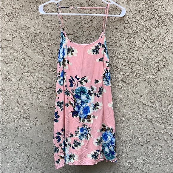 fab'rik Dresses & Skirts - Fab’rik pink floral dress ☀️
